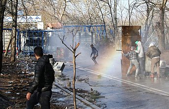 Yunanistan'ın sığınmacılara sert müdahalesi sürüyor