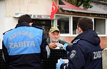 Altınordu Belediyesi 30 bin ücretsiz maske dağıttı