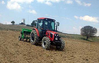 Eflani'de 200 dekar alanda alım garantili nohut ekimi yapıldı