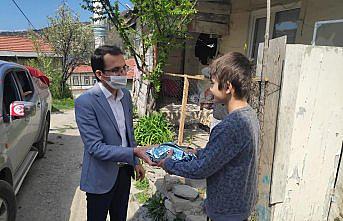 Göynük'te 700 öğrenciye hediye verildi