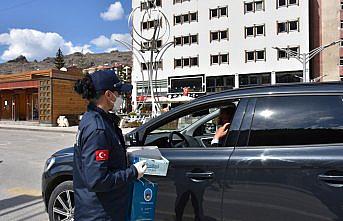 Gümüşhane'de ücretsiz maske dağıtıldı