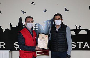 Karantinadayken 100 gıda kolisi bağışlayan hayırsevere Kızılay'dan teşekkür