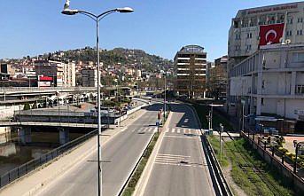 Sakarya, Kocaeli ve Zonguldak'ta kısıtlamanın ilk gününde cadde ve sokaklar boş kaldı