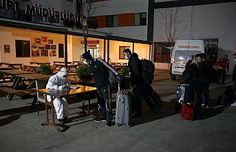 Ukrayna'dan 310 Türk vatandaşı Trabzon'a getirildi