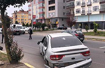 Ünye'de iki otomobil çarpıştı: 1 yaralı