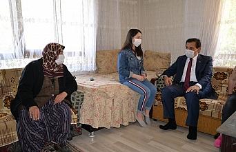 Bolu Valisi Ahmet Ümit, şehit ailelerini ziyaret etti