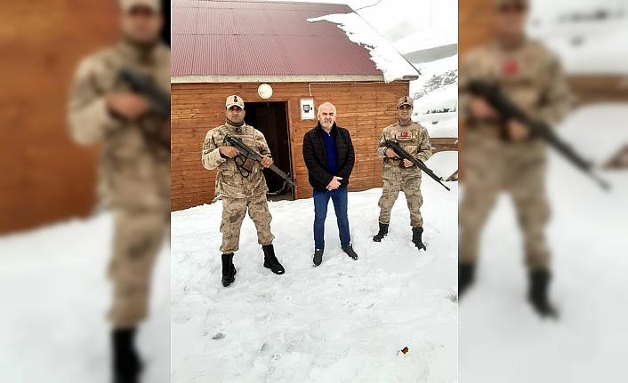 Giresun'da kar yağışı nedeniyle yaylada mahsur kalan kişi kurtarıldı