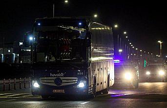 Macaristan'da bulunan Türk vatandaşları yurda getirildi