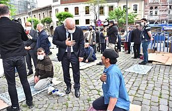 Orta ve Doğu Karadeniz'de cuma namazı, salgın sonrası ilk kez kılındı