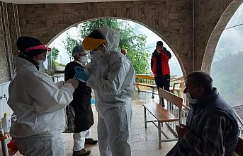 Rize'ye gelen 4 bin 569 çay üreticisine Kovid-19 testi yapıldı