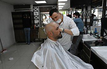 Samsun'da berberler yeniden faaliyete geçti