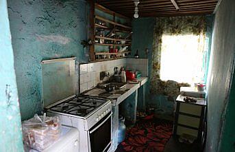 Savaşın yetim bıraktığı çocuklara Yavuz öğretmen sahip çıkıyor