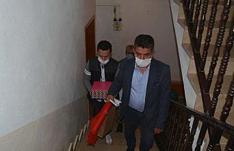 Vefa Sosyal Destek Grubu'ndan engelli çocuğa doğum günü sürprizi