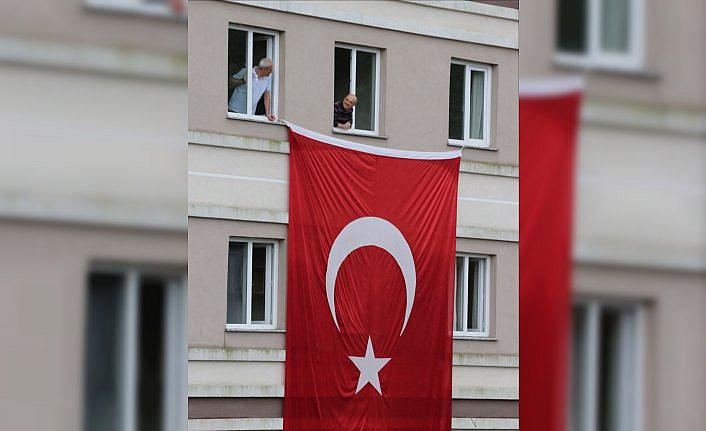 Zonguldak'ta karantina süresi sona eren 360 kişi memleketlerine uğurlandı