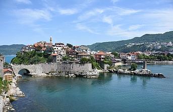 Amasra'da ziyaretçi yoğunluğu