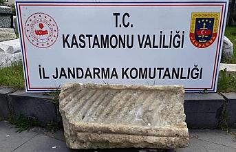 Bahçesinde tarihi taş blok bulunan kişiye cezai işlem uygulandı