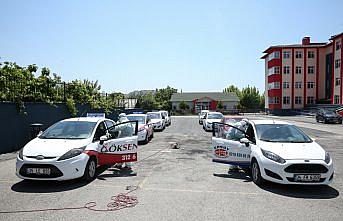 Çekemeköy'de, sürücü kursu araçları dezenfekte edildi