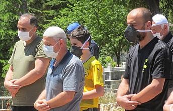 İstanbul'da komşusunun öldürdüğü kadın Tokat'ta toprağa verildi