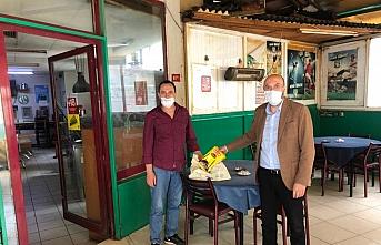 Kartal Belediyesinden kahvehanelere malzeme desteği