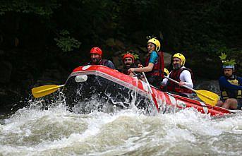 Maceraseverler Melen Çayı'na akın etti