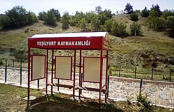 Yeşilyurt'ta köy öğrencileri için duraklar yapıldı