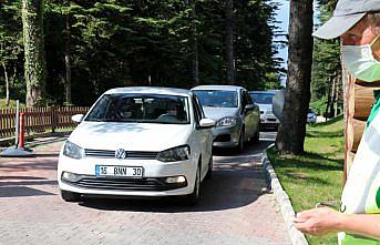 YKS stresinden kurtulmak isteyen öğrenciler ve aileleri Gölcük'e akın etti