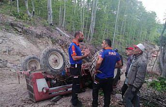 Zonguldak'ta devrilen traktörün altında kalan sürücü öldü