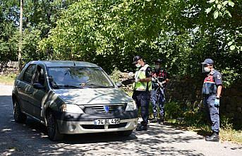 Bartın'da bir köy ile 2 apartman karantinaya alındı