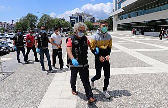 Otoyolda durdurulan otomobilden uyuşturucu çıktı