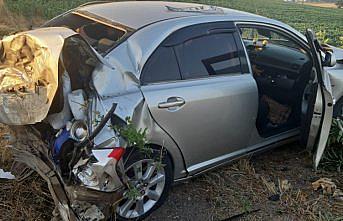 Samsun'da kontrolden çıkan otomobil tarlanın demir kapısına çarptı: 6 yaralı