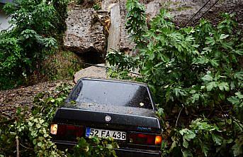 Giresun'da istinat duvarı çöktü