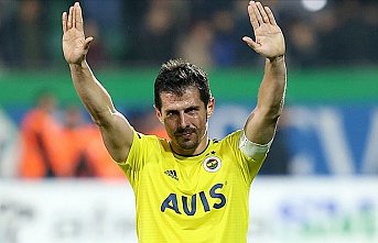 Türk futbolundan Emre Belözoğlu geçti