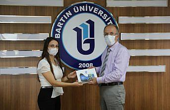 Bartın Üniversitesi personeline başarı belgesi verildi