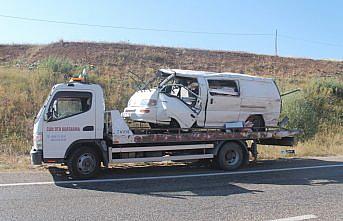 Bayburt'ta panelvan şarampole devrildi: 1 ölü, 3 yaralı