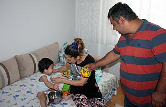 Minik Berat'ın ailesi çocuklarının sağlığına kavuşacağı günü bekliyor