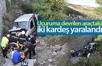 Uçuruma devrilen araçtaki iki kardeş yaralandı