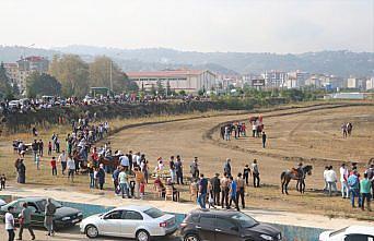 3. Beşikdüzü Cumhuriyet Rahvan At Yarışı yapıldı