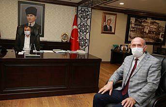 Artvin Valisi Doruk Şavşatlı arıcılarla bir araya geldi