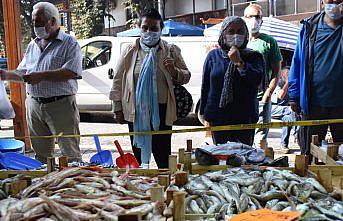 Balıkçılar denize açılamayınca balık fiyatları arttı