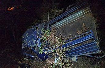 Gümüşhane'de kamyonet şarampole devrildi: 1 ölü, 2 yaralı