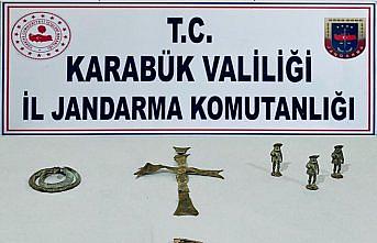 Karabük'te tarihi eser operasyonunda çeşitli objeler bulundu