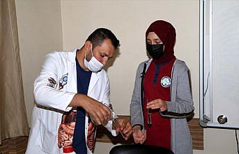 Okula kavuşmayı deney yaparak kutladılar