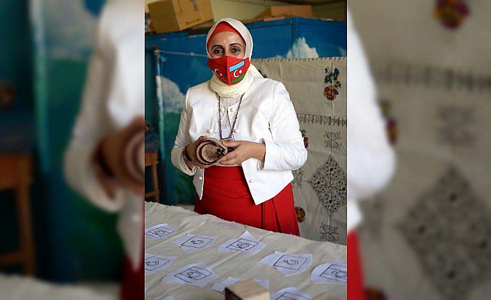 Tokat Olgunlaşma Enstitüsünden Türk ve Azerbaycan bayraklı maske