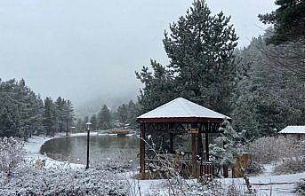 Gümüşhane'nin yüksek kesimleri beyaza büründü