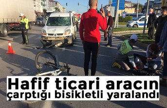 Hafif ticari aracın çarptığı bisikletli yaralandı