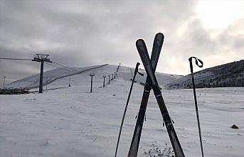 Samsun'da Akdağ Kayak Merkezi'ne mevsimin ilk karı yağdı