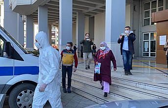 Zonguldak'ta karantina ihlali yapan kadın valilik binasına girerken yakalandı
