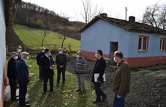 Alaçam Kaymakamı Zaman'dan yardıma muhtaç aileye ziyaret