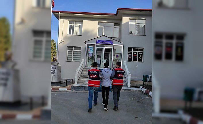 Bafra'da aranan 2 hükümlü yakalandı