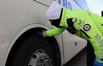 Bolu'da otobüslerde kış lastiği denetimi yapıldı